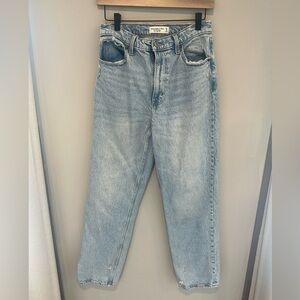 Abercrombie & Fitch 90’s straight ultra high rise 4 regular